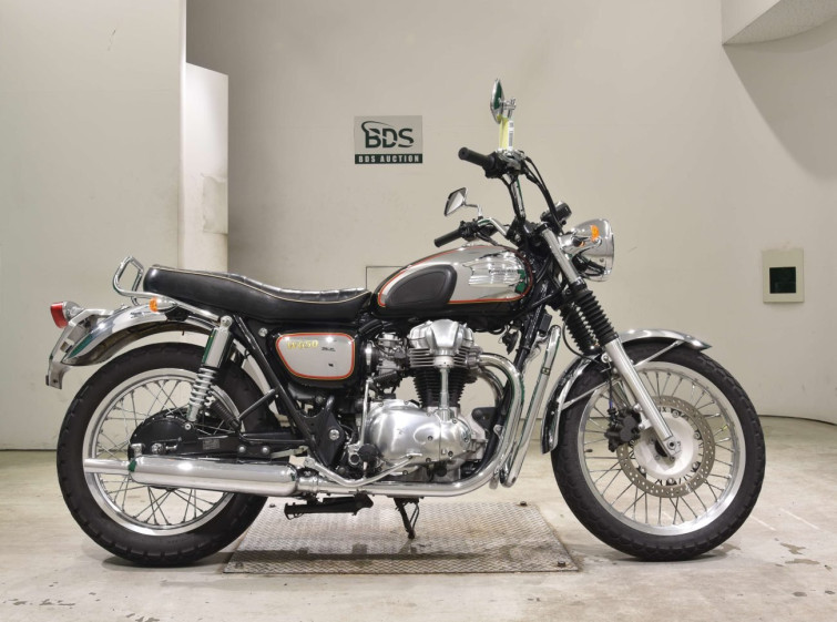 Мотоцикл Kawasaki W650 з пробігом 9878 km