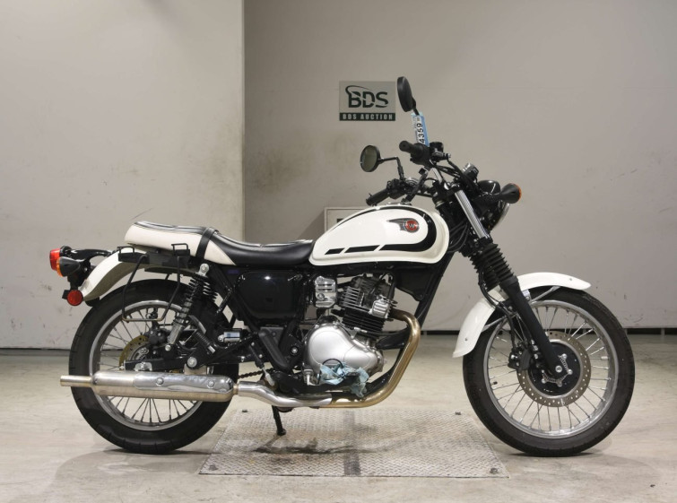 Мотоцикл Kawasaki W230 с пробегом 3940 km