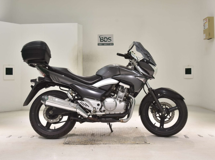 Мотоцикл Suzuki GSR250 з пробігом 26751 km