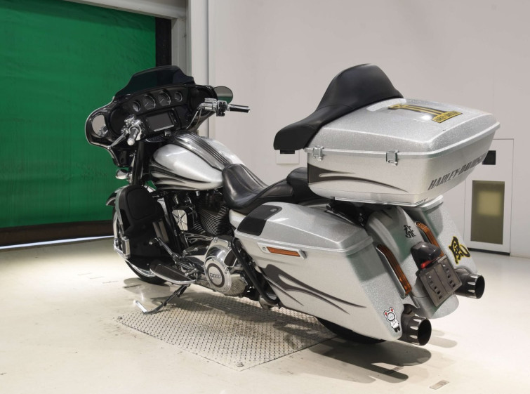 Мотоцикл HD STREET GLIDE FLHXSE1800 з пробігом 21282 km з пробігом 21282 km