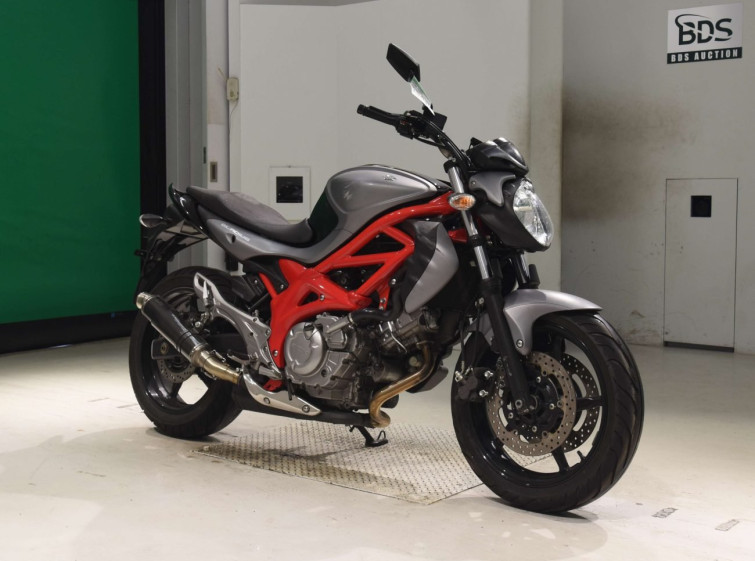 Мотоцикл Suzuki GLADIUS SFV400 с пробегом 20538 km с пробегом 20538 km