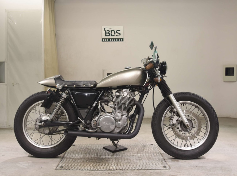 Мотоцикл Yamaha SR400 с пробегом 3918 km