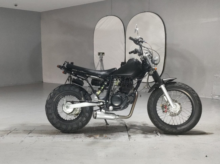 Мотоцикл Yamaha TW200 с пробегом 22217 km