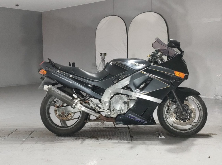 Мотоцикл Kawasaki ZZ-R400 з пробігом 7617 km