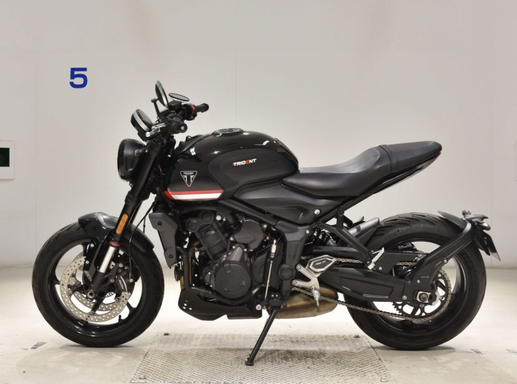 Мотоцикл Triumph TRIDENT660 з пробігом 12760 km з пробігом 12760 km