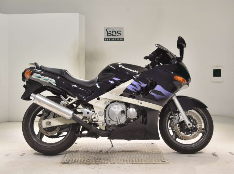 Мотоцикл Kawasaki ZZ-R400 з пробігом 7409 km