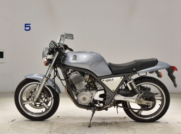 Мотоцикл Yamaha SRX400 с пробегом 63630 km с пробегом 63630 km