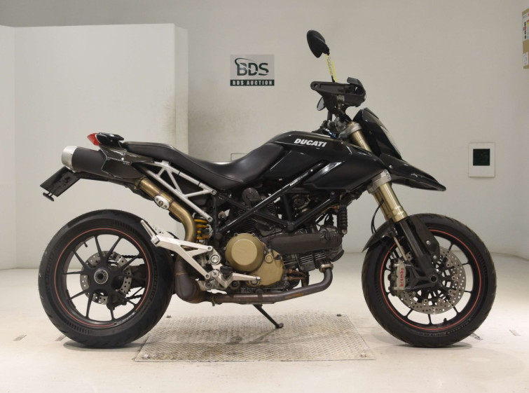 Мотоцикл Ducati HYPERMOTARD 1100 S з пробігом 16723 km