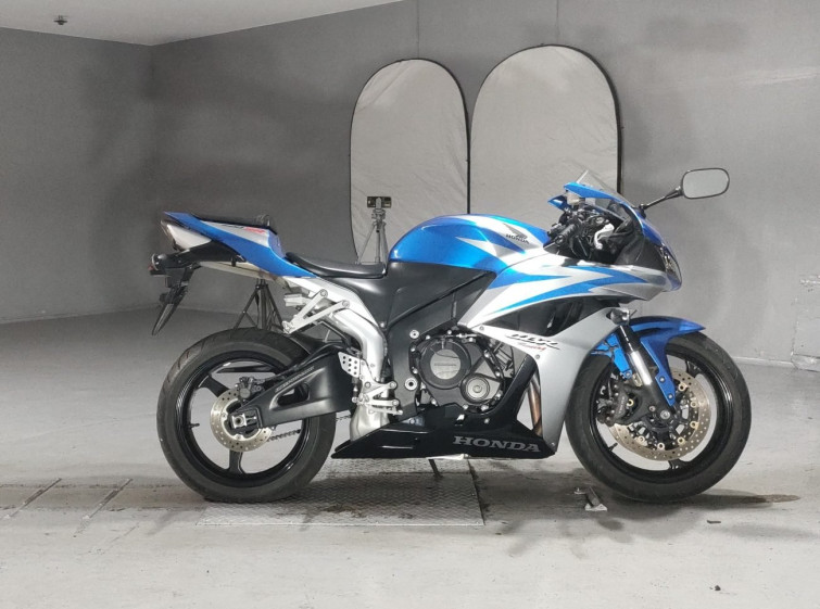 Мотоцикл Honda CBR600RR с пробегом 18253 km