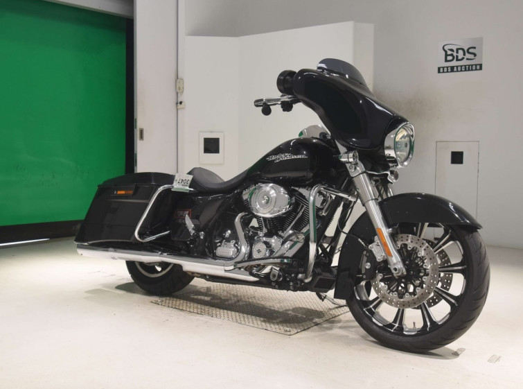 Мотоцикл HD SREET GLIDE FLHX1690 с пробегом 5063 km с пробегом 5063 km