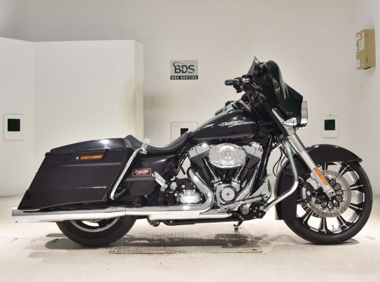 Мотоцикл HD SREET GLIDE FLHX1690 с пробегом 5063 km с пробегом 5063 km