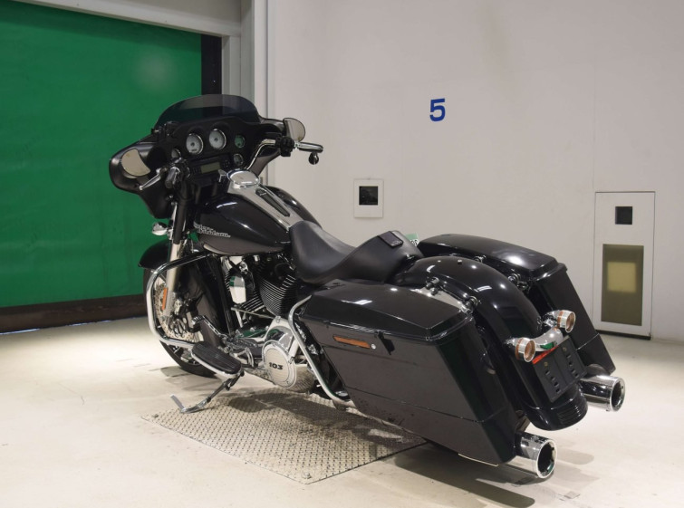 Мотоцикл HD SREET GLIDE FLHX1690 с пробегом 5063 km с пробегом 5063 km
