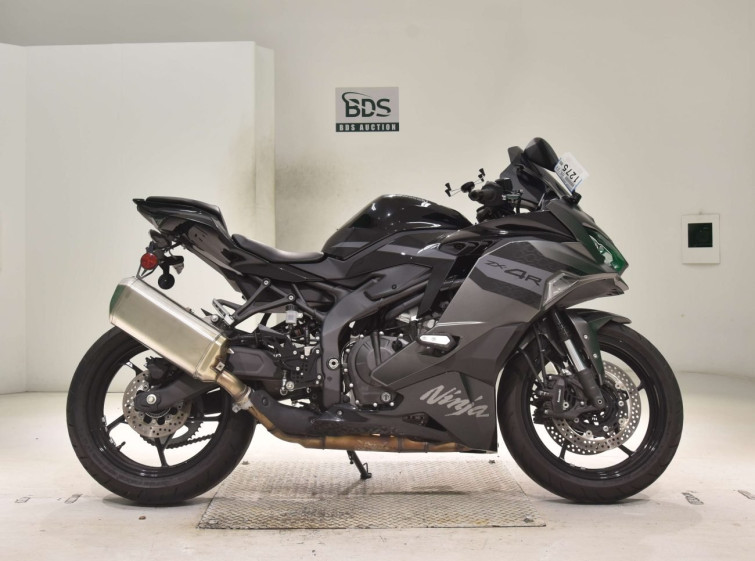 Мотоцикл Kawasaki ZX-4R SE з пробігом 8077 km