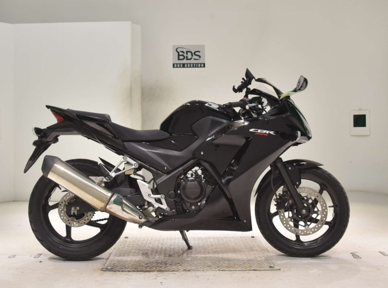 Мотоцикл Honda CBR250R з пробігом 10158 km