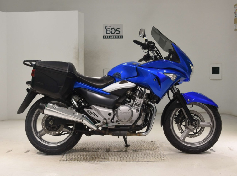 Мотоцикл Suzuki GSR250S с пробегом 28582 km