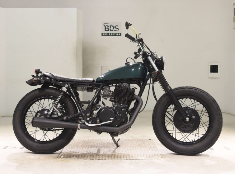 Мотоцикл Yamaha SR400-2 с пробегом 2581 km