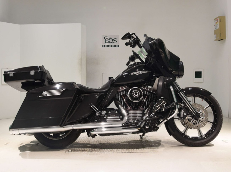 Мотоцикл HD SREET GLIDE FLHX1690 с пробегом 87420 km с пробегом 87420 km