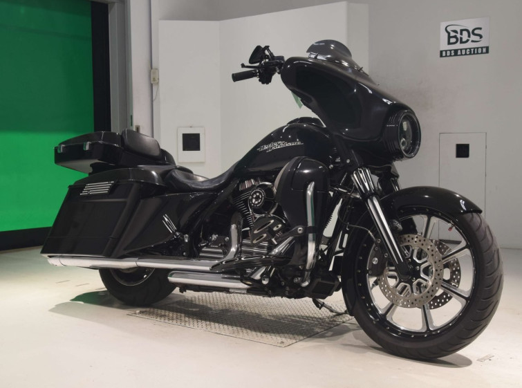 Мотоцикл HD SREET GLIDE FLHX1690 с пробегом 87420 km с пробегом 87420 km