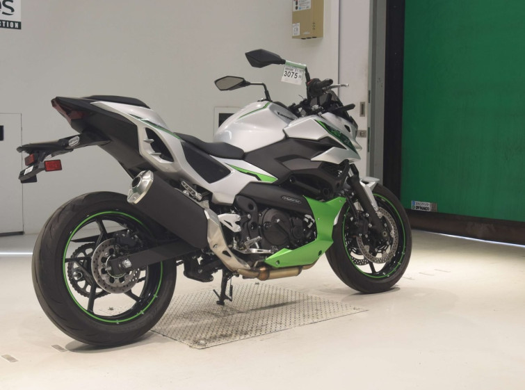 Мотоцикл Kawasaki Z7ﾊEVEﾘｯﾄﾞ з пробігом 107 km з пробігом 107 km