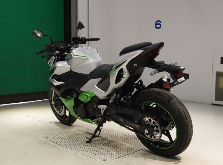 Мотоцикл Kawasaki Z7ﾊEVEﾘｯﾄﾞ з пробігом 107 km з пробігом 107 km