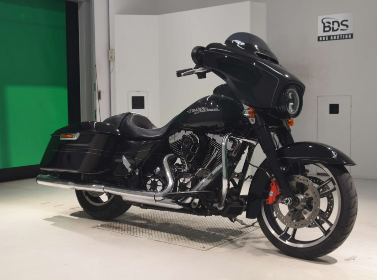 Мотоцикл HD SREET GLIDE FLHXS1690 з пробігом 10869 km з пробігом 10869 km