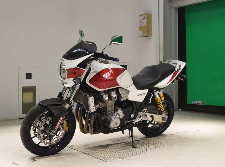 Мотоцикл Honda CB1300SF з пробігом 8504 km з пробігом 8504 km