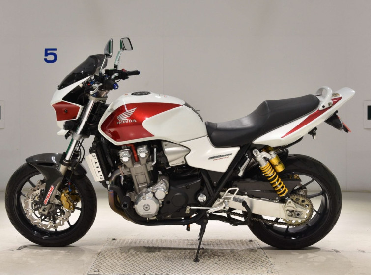 Мотоцикл Honda CB1300SF з пробігом 8504 km з пробігом 8504 km