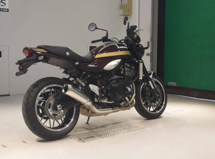 Мотоцикл Kawasaki Z900RS с пробегом 686 km с пробегом 686 km