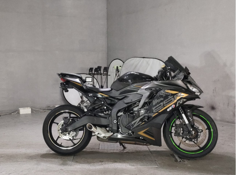 Мотоцикл Kawasaki NINJA ZX-25R