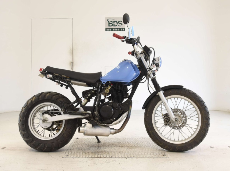 Мотоцикл Yamaha TW200 с пробегом 11627 km