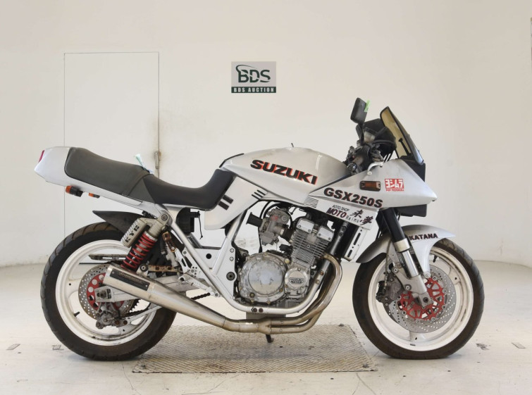 Мотоцикл Suzuki GSX250S KATANA с пробегом 38045 km