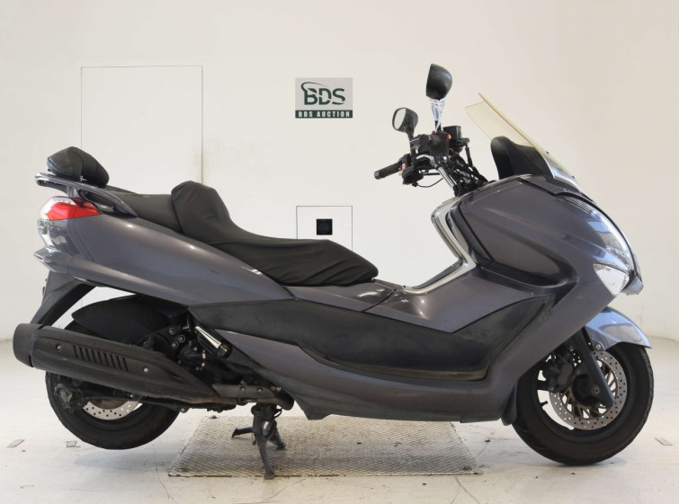 Мотоцикл Yamaha MAJESTY 250