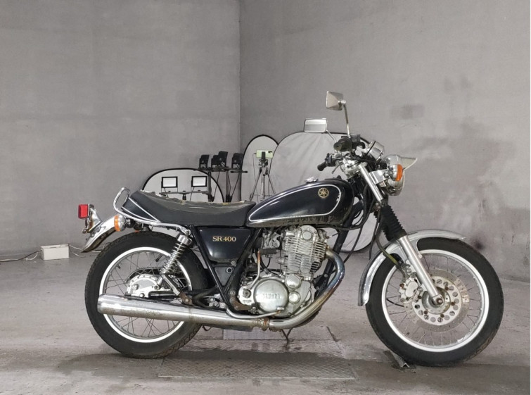Мотоцикл Yamaha SR400 с пробегом 8679 km