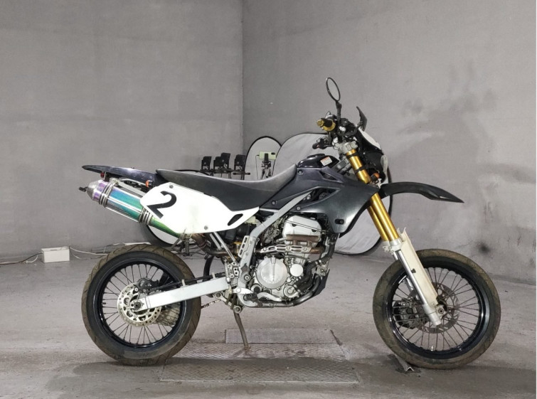 Мотоцикл Kawasaki KLX250 с пробегом 677 km