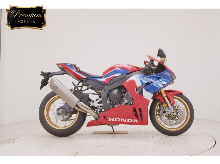 Мотоцикл Honda CBR1000RR с пробегом 2103 km