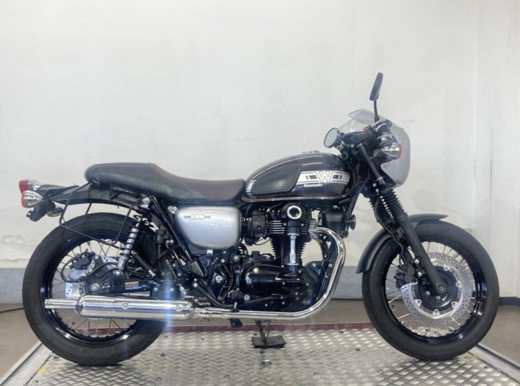 Мотоцикл Kawasaki W800 з пробігом 6712 km