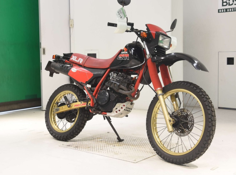 Мотоцикл Honda XLR250R з пробігом 10151 km з пробігом 10151 km
