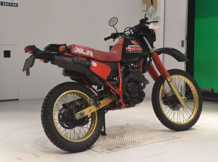 Мотоцикл Honda XLR250R з пробігом 10151 km з пробігом 10151 km