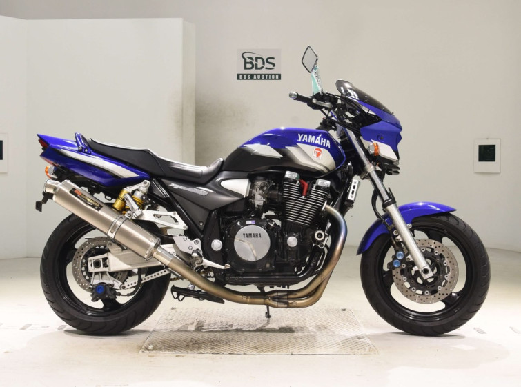 Мотоцикл Yamaha XJR1300 з пробігом 28959 km з пробігом 28959 km
