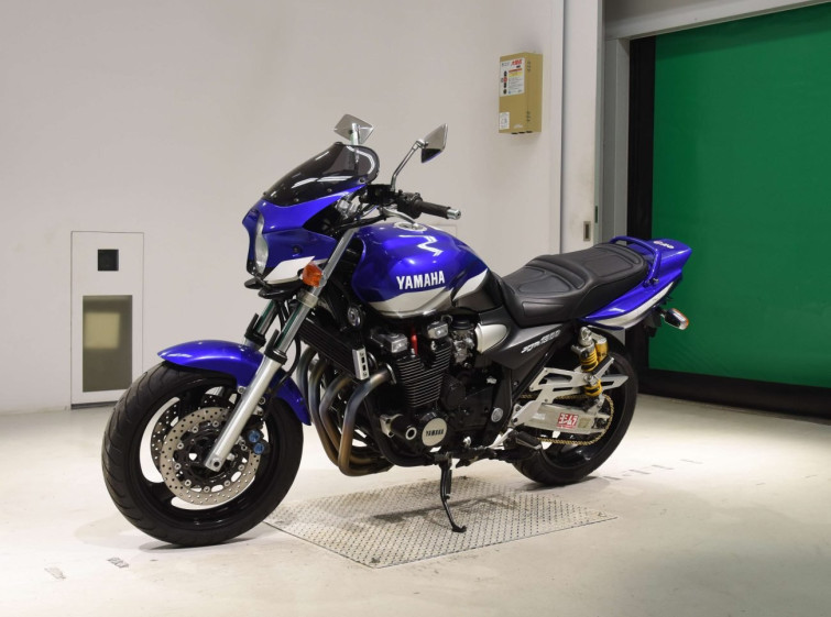 Мотоцикл Yamaha XJR1300 з пробігом 28959 km з пробігом 28959 km