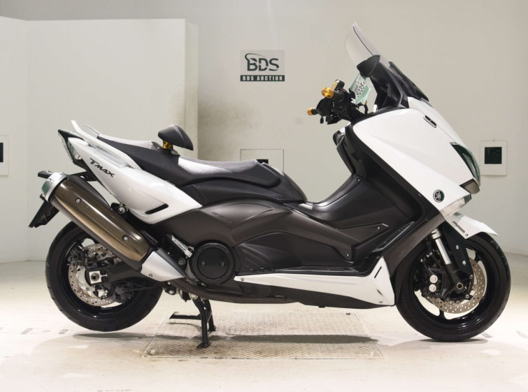 Мотоцикл Yamaha T-MAX530 с пробегом 13955 km с пробегом 13955 km