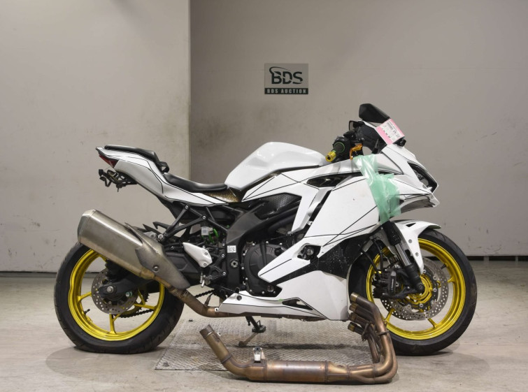 Мотоцикл Kawasaki ZX-4RR з пробігом 22195 km