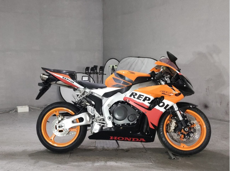 Мотоцикл Honda CBR1000RR с пробегом 54549 km