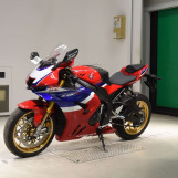 Мотоцикл Honda CBR1000RR с пробегом 17600 km с пробегом 17600 km