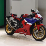 Мотоцикл Honda CBR1000RR с пробегом 17600 km с пробегом 17600 km