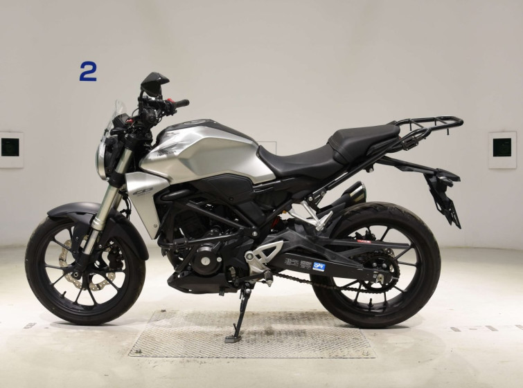 Мотоцикл Honda CB250R з пробігом 23243 km з пробігом 23243 km