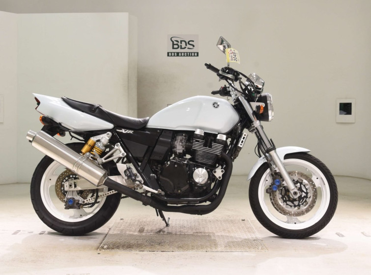 Мотоцикл Yamaha XJR400 с пробегом 25200 km