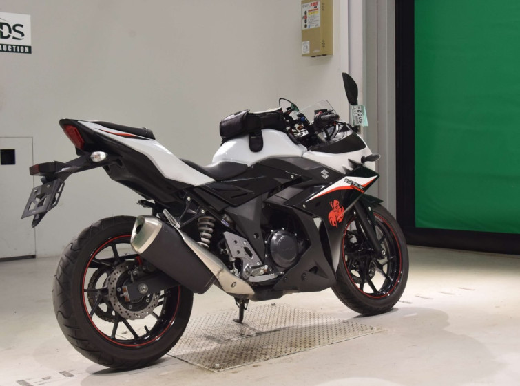 Мотоцикл Suzuki GSX250R з пробігом 18659 km з пробігом 18659 km
