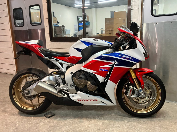 Мотоцикл Honda CBR1000RR SP з пробігом 20422 km