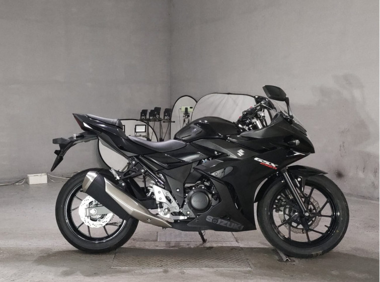 Мотоцикл Suzuki GSX250R с пробегом 2379 km